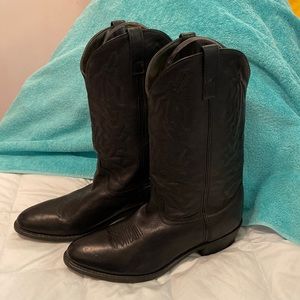 Laredo cowboy boots, black leather,  pointy toe low-ish heel sz 12 EW